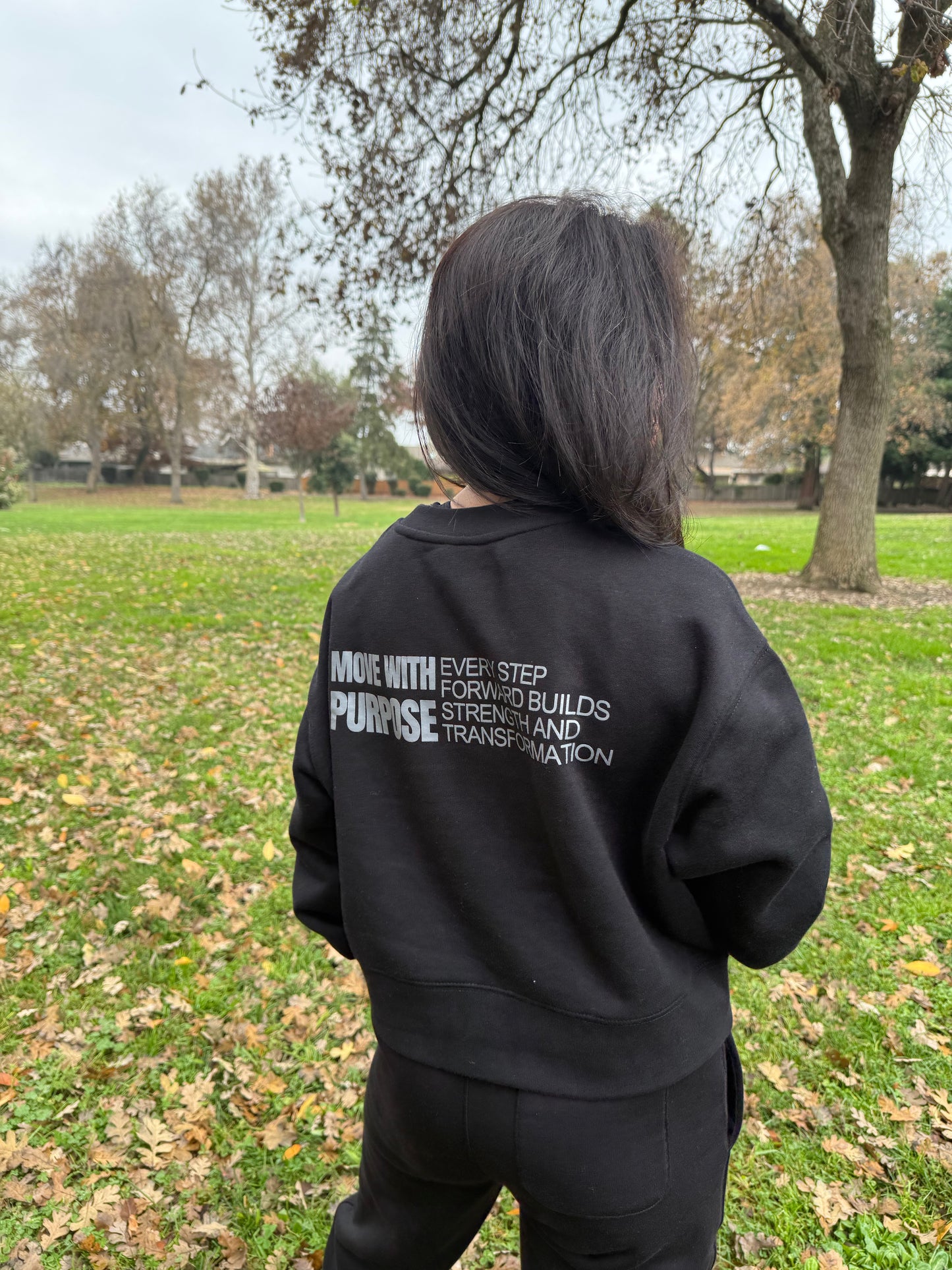 Move with purpose | Women’s Relax Crop Crewneck
